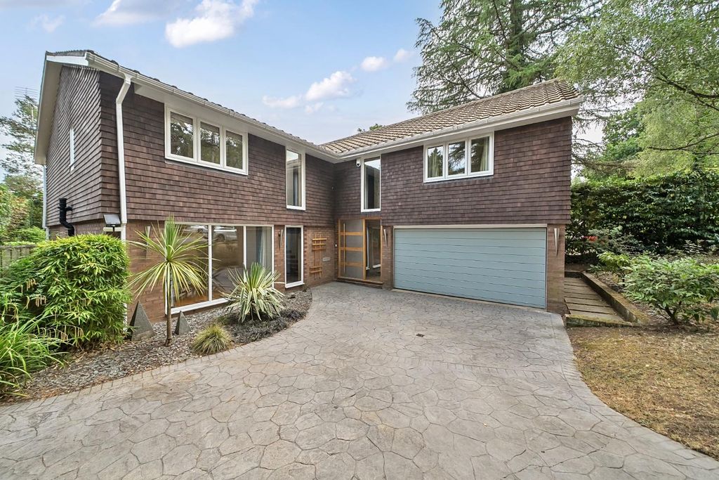 Property photo 1 of 24