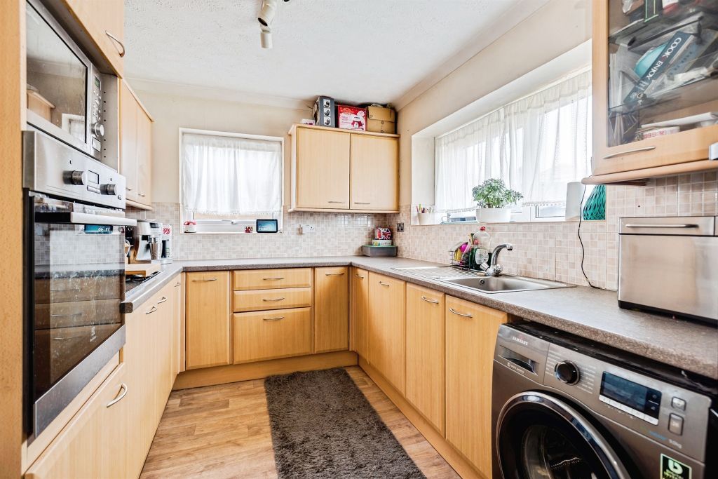 Property photo 3 of 14