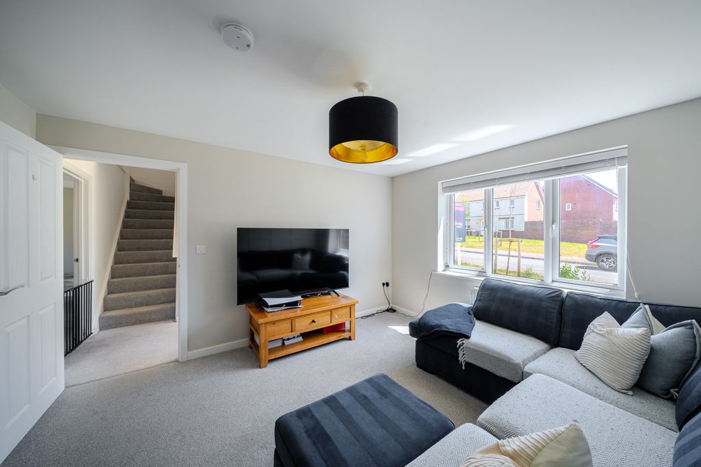 Property photo 3 of 39