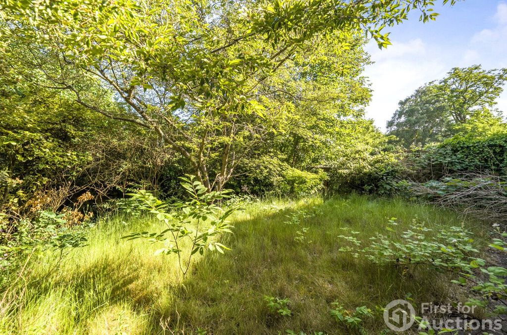 Property photo 3 of 13 Picture No. 27