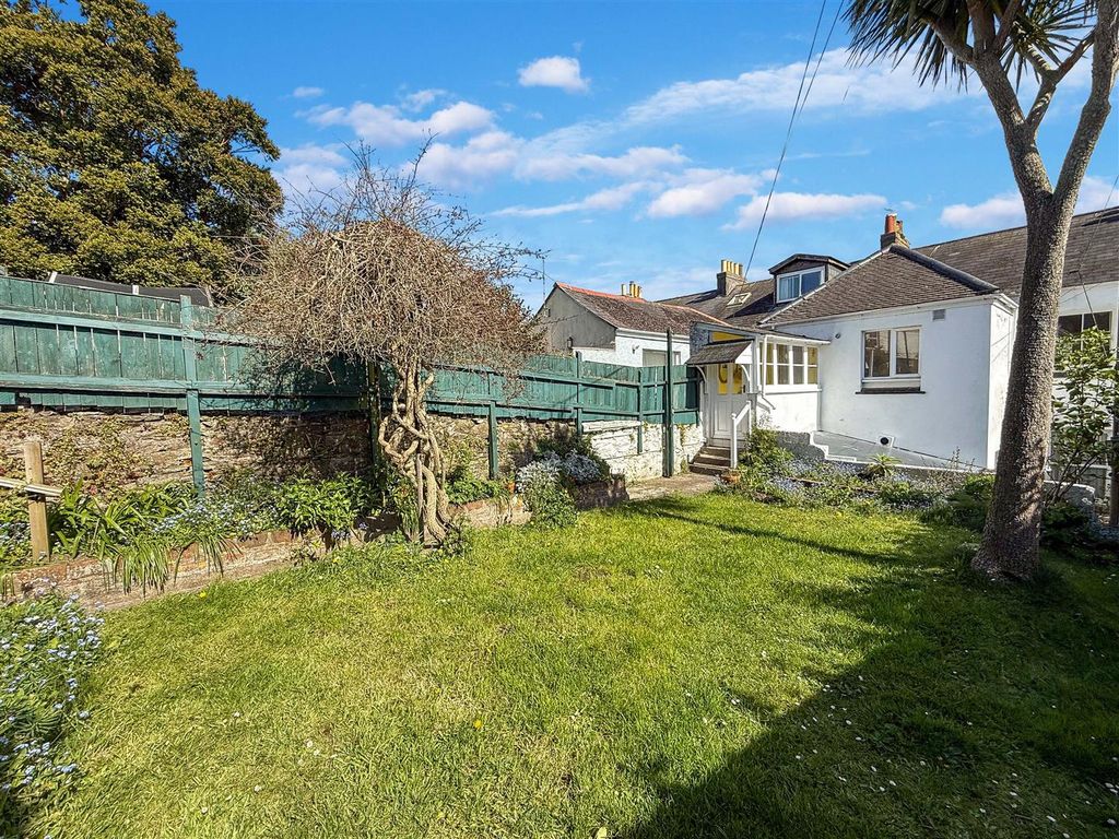 Property photo 3 of 14