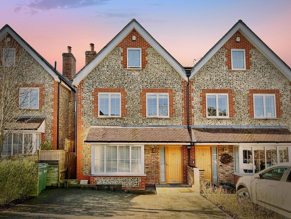 Property photo 1 of 33 Photo