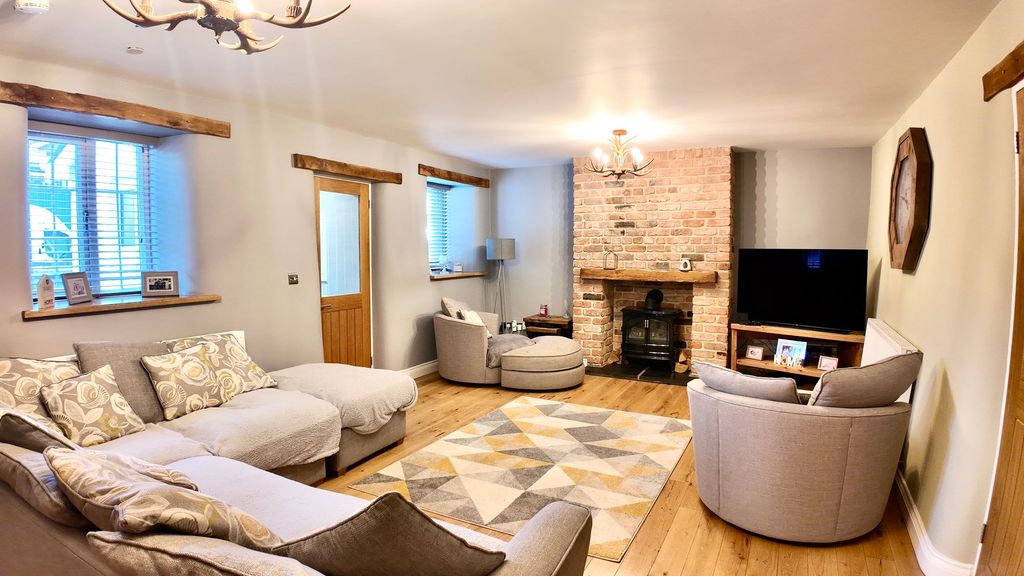 Property photo 2 of 37