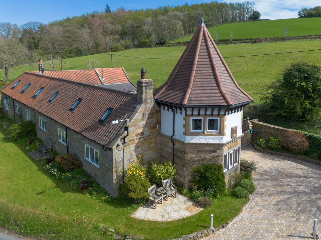 Property photo 1 of 37