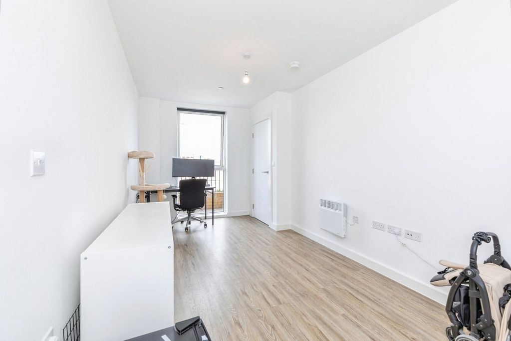 Property photo 2 of 21 Pbox-Img.Jpg