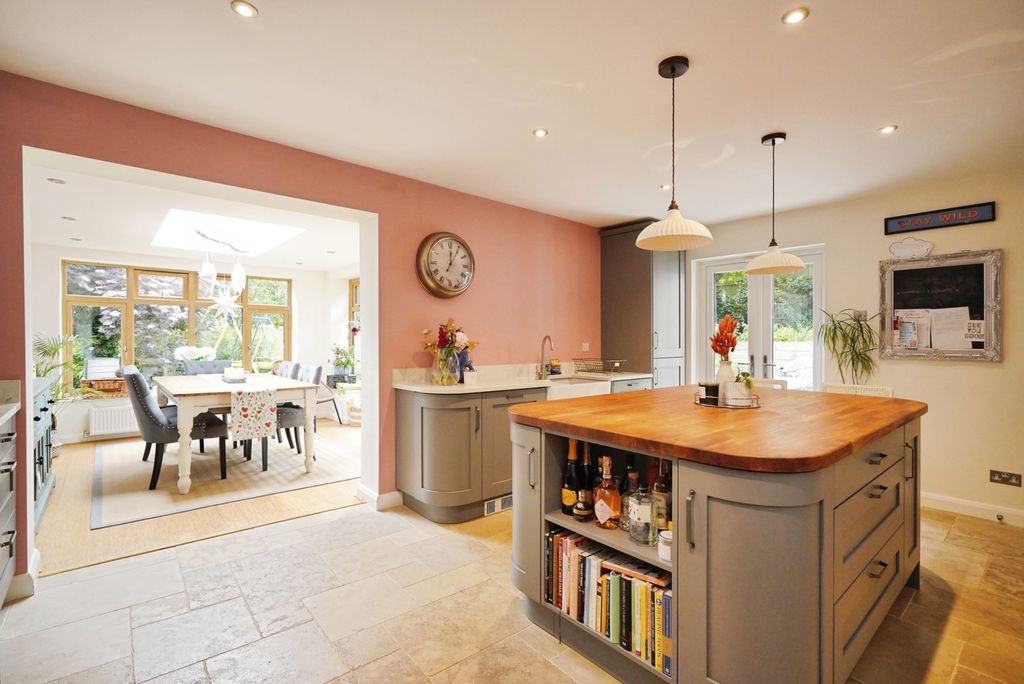 Property photo 2 of 33 Pbox-Img.Jpg