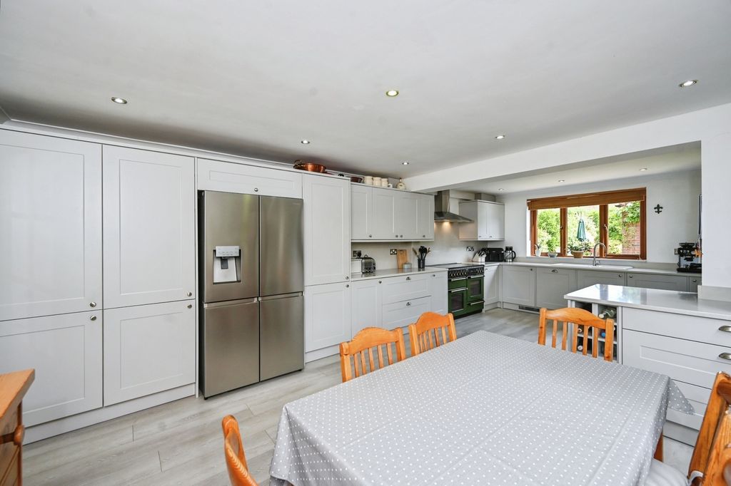 Property photo 2 of 25 Pbox-Img.Jpg
