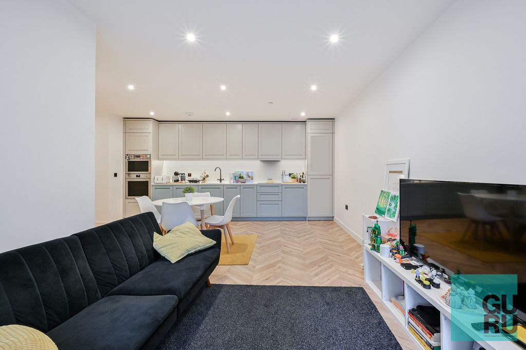 Property photo 3 of 12