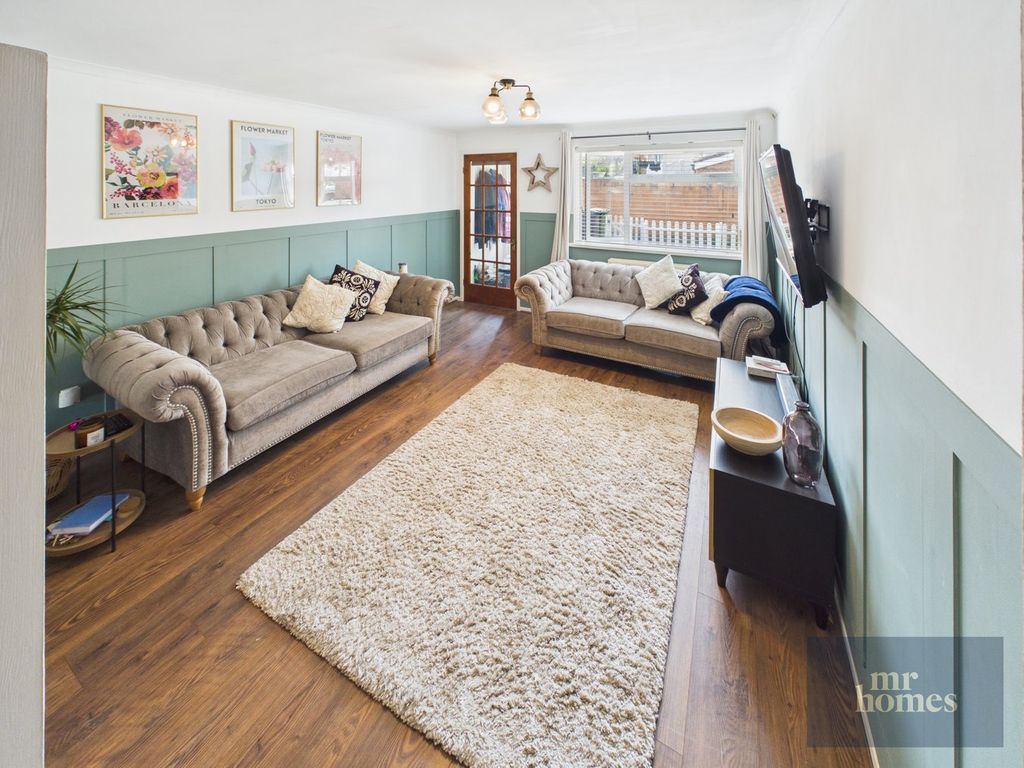 Property photo 3 of 32