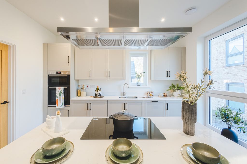 Property photo 3 of 30 251118W023