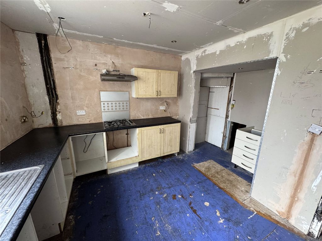 Property photo 2 of 21 Picture No. 14