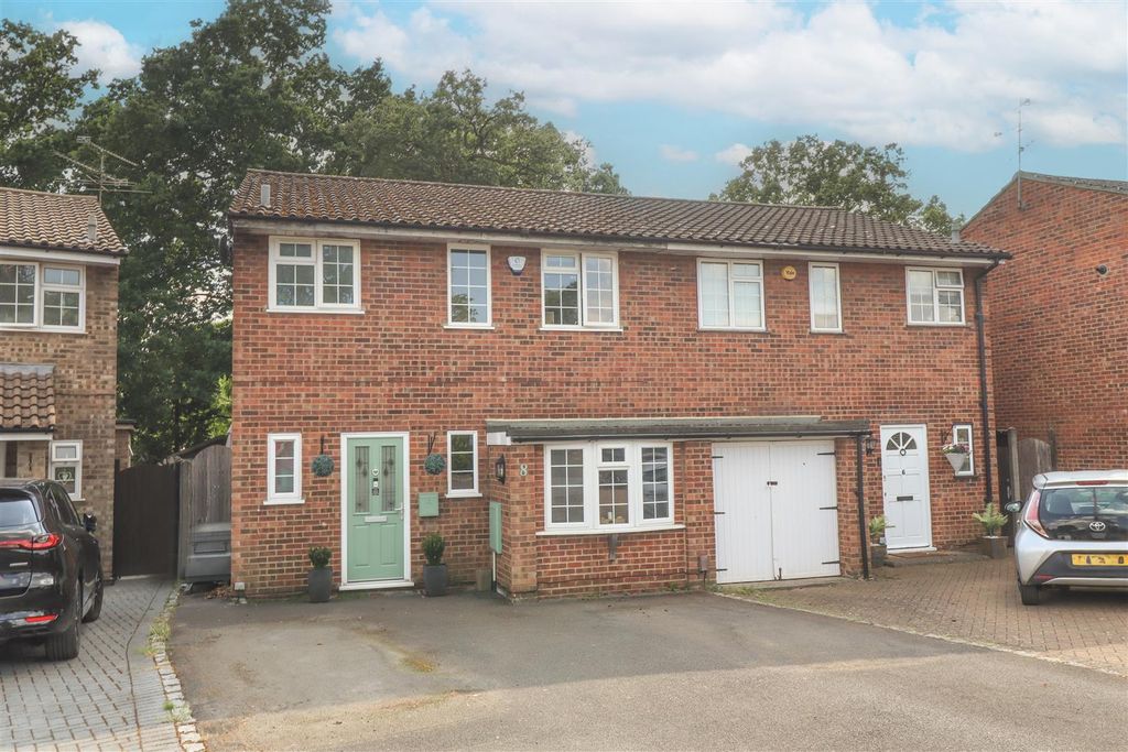 Property photo 1 of 16 Front