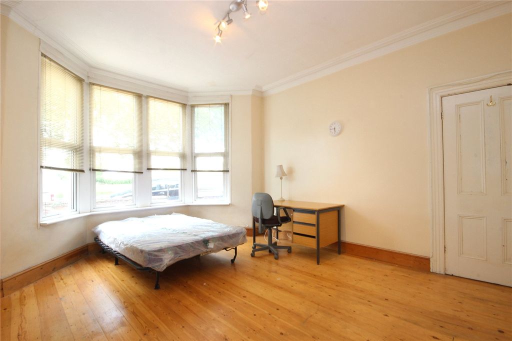 Additional image 7 of 8 bed terraced house to rentGloucester Road, Horfield, Bristol BS7
