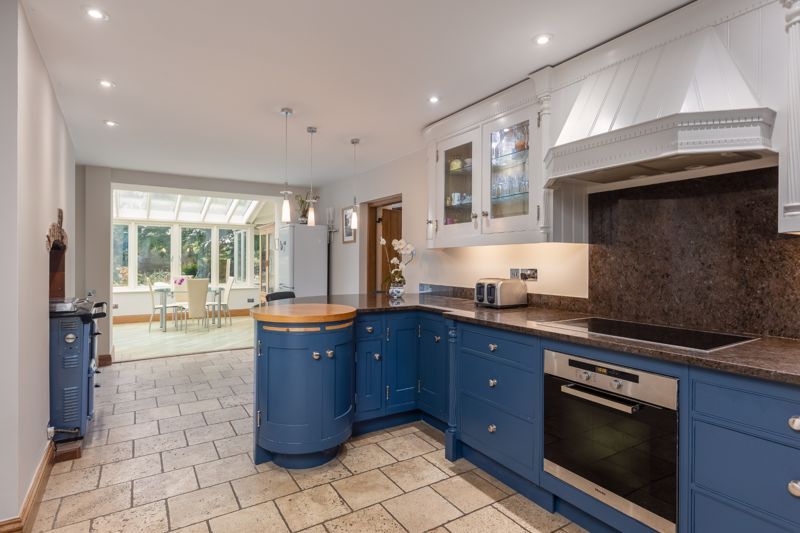 Property photo 3 of 33 Photo 4