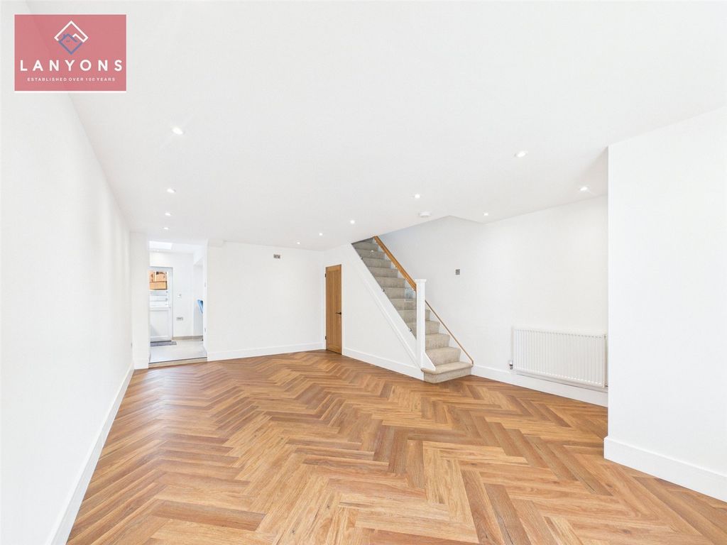 Property photo 3 of 22 Picture No. 19