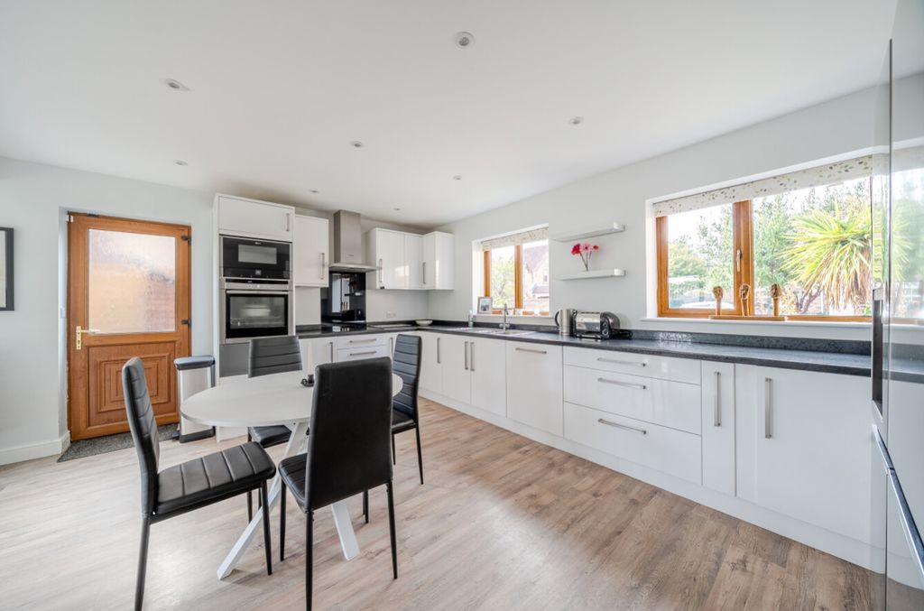 Property photo 3 of 38 1525695-8-1A0ce2ee97F0B