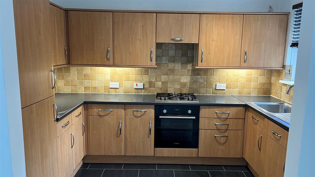 Property photo 2 of 16 5Rafpkyweuszd_Nheatw0Q.Jpg