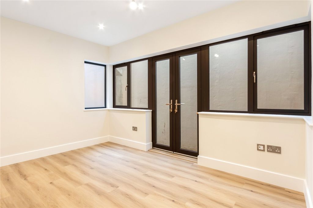 Property photo 2 of 16 Picture No. 03