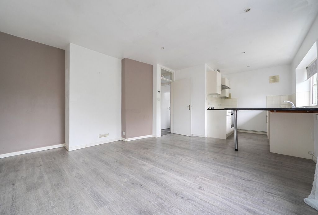 Property photo 3 of 14 1454575-7-69F4Ad1...