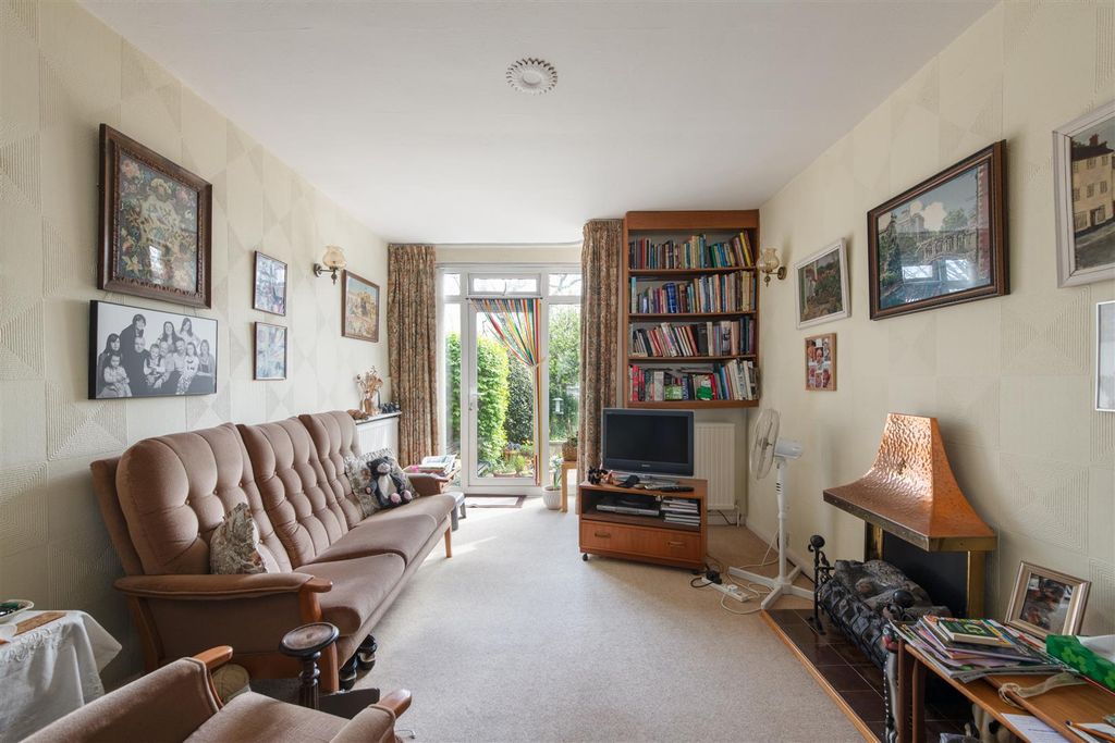 Property photo 3 of 15 Arlington 14.Jpg