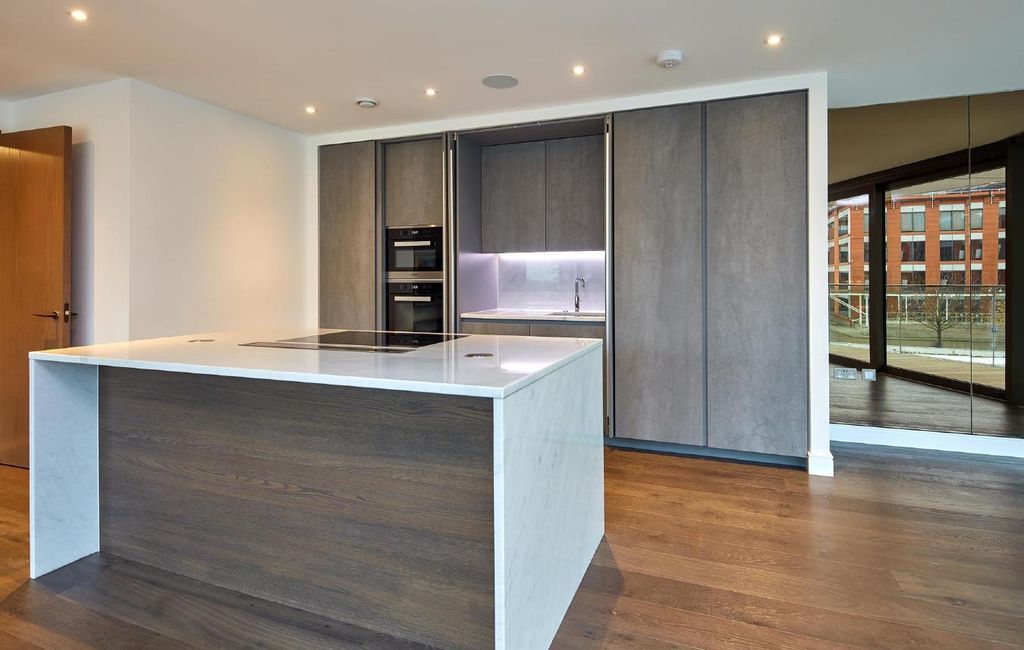 Property photo 2 of 16 Kitchen