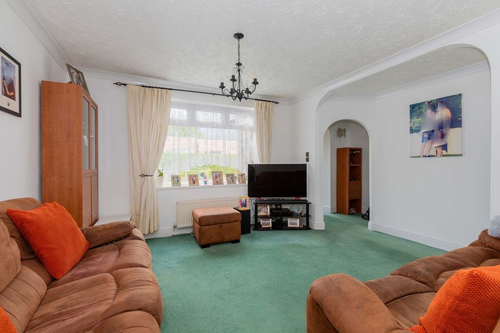 Property photo 2 of 13