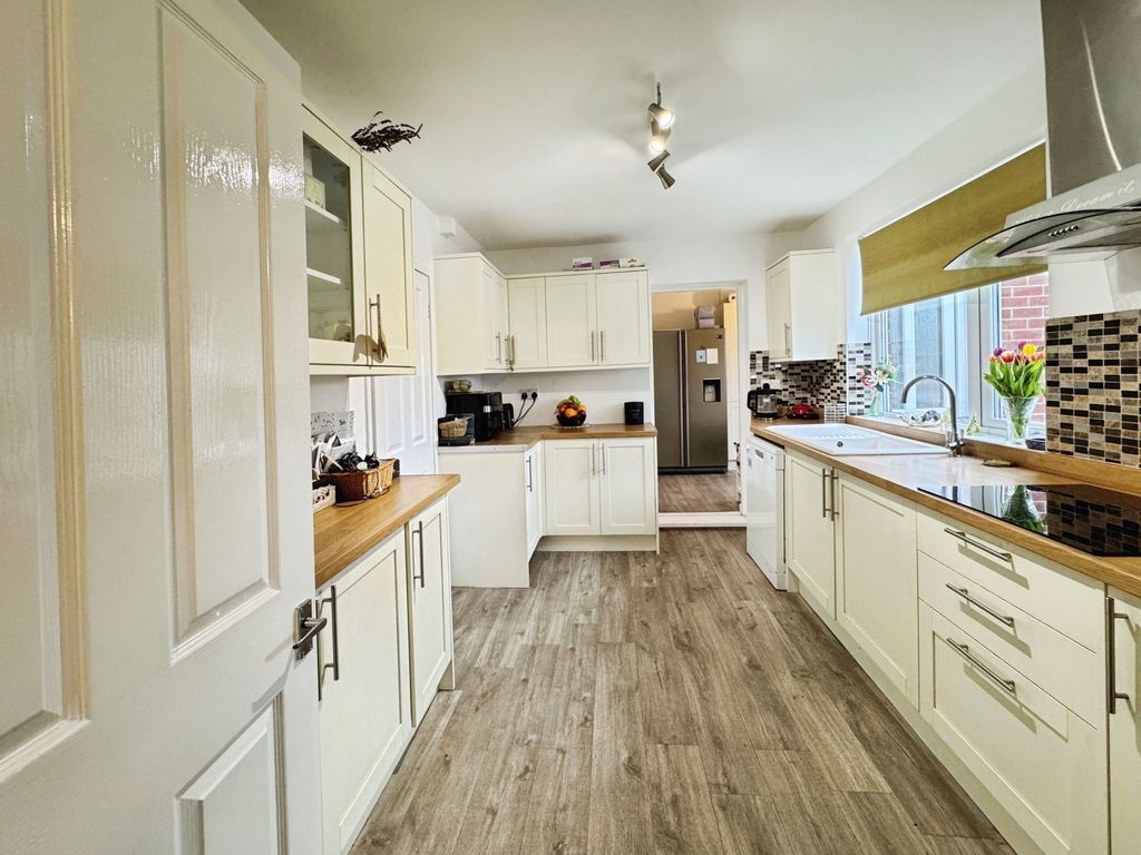 Property photo 3 of 22 Photo 17