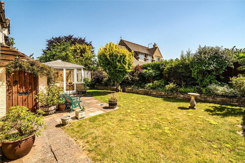 Property photo 2 of 32 Picture No. 33