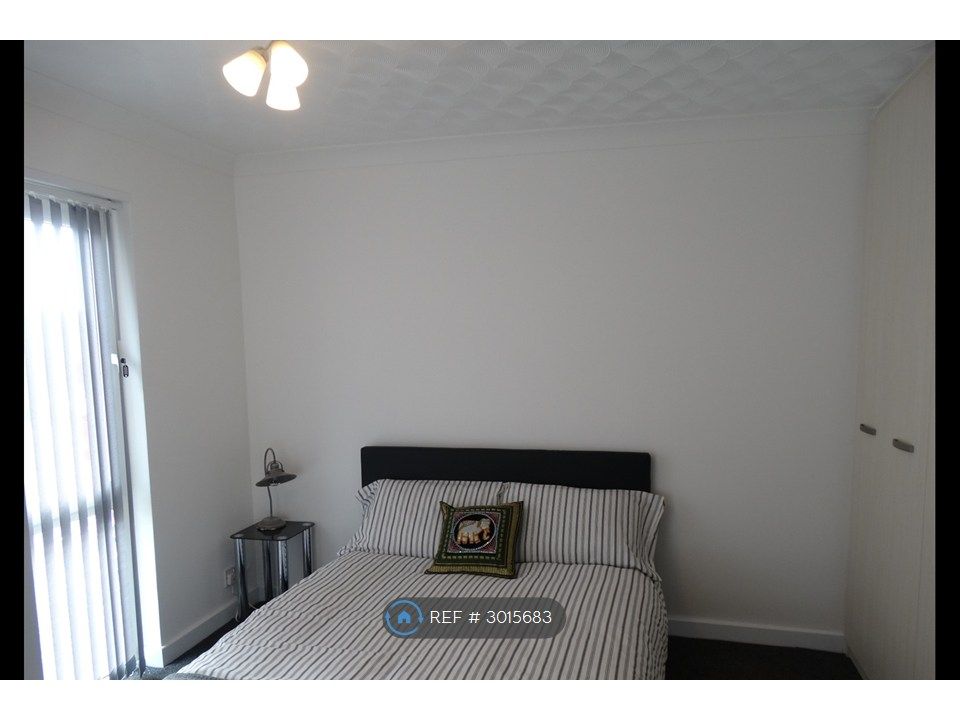 Property photo 1 of 6 Double Bedroom