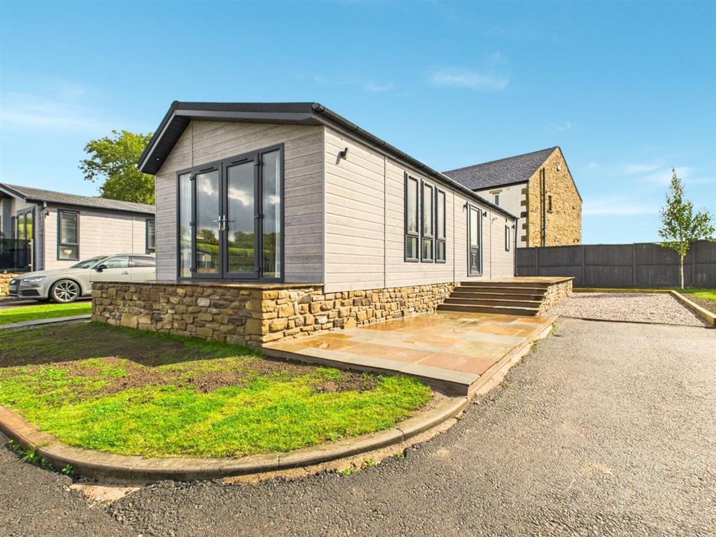 Property photo 1 of 16 External