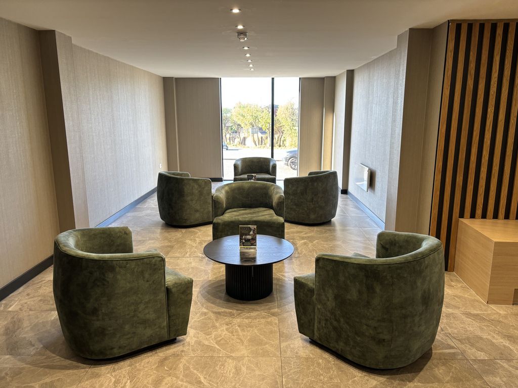 Property photo 3 of 25