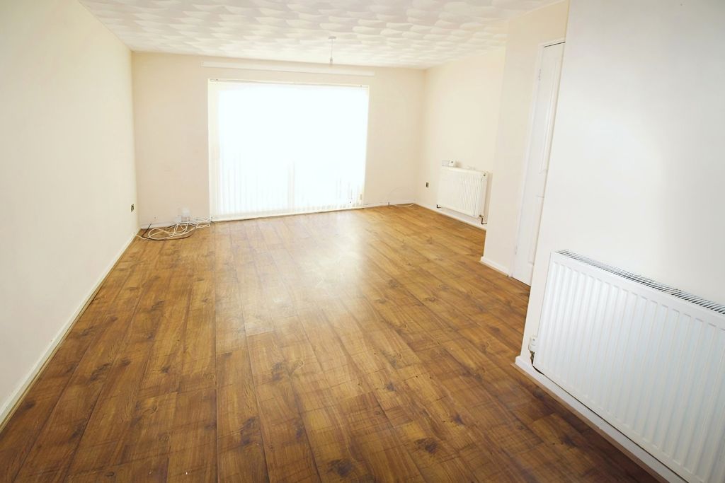 Property photo 2 of 10 Lounge