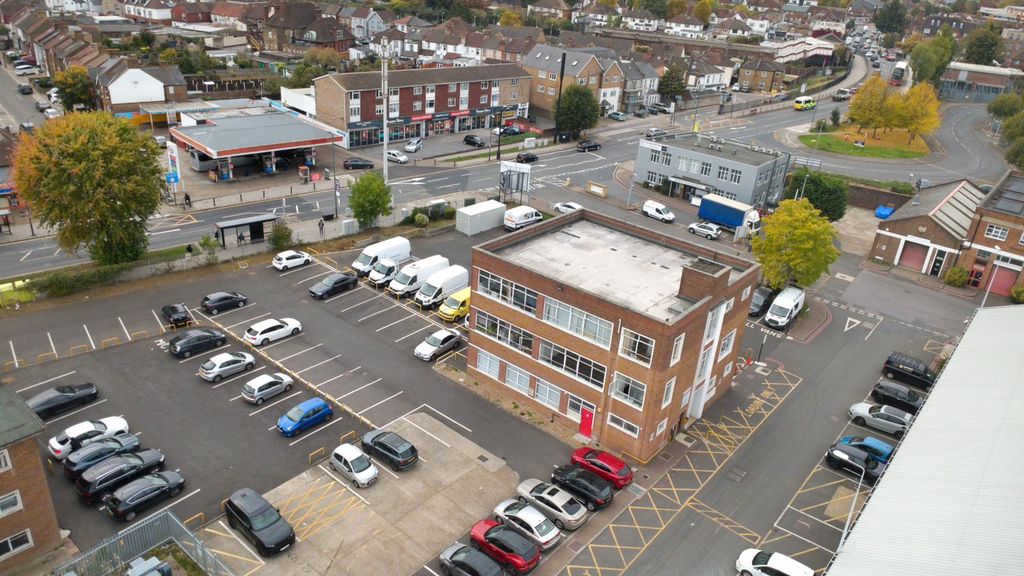 Property photo 2 of 6