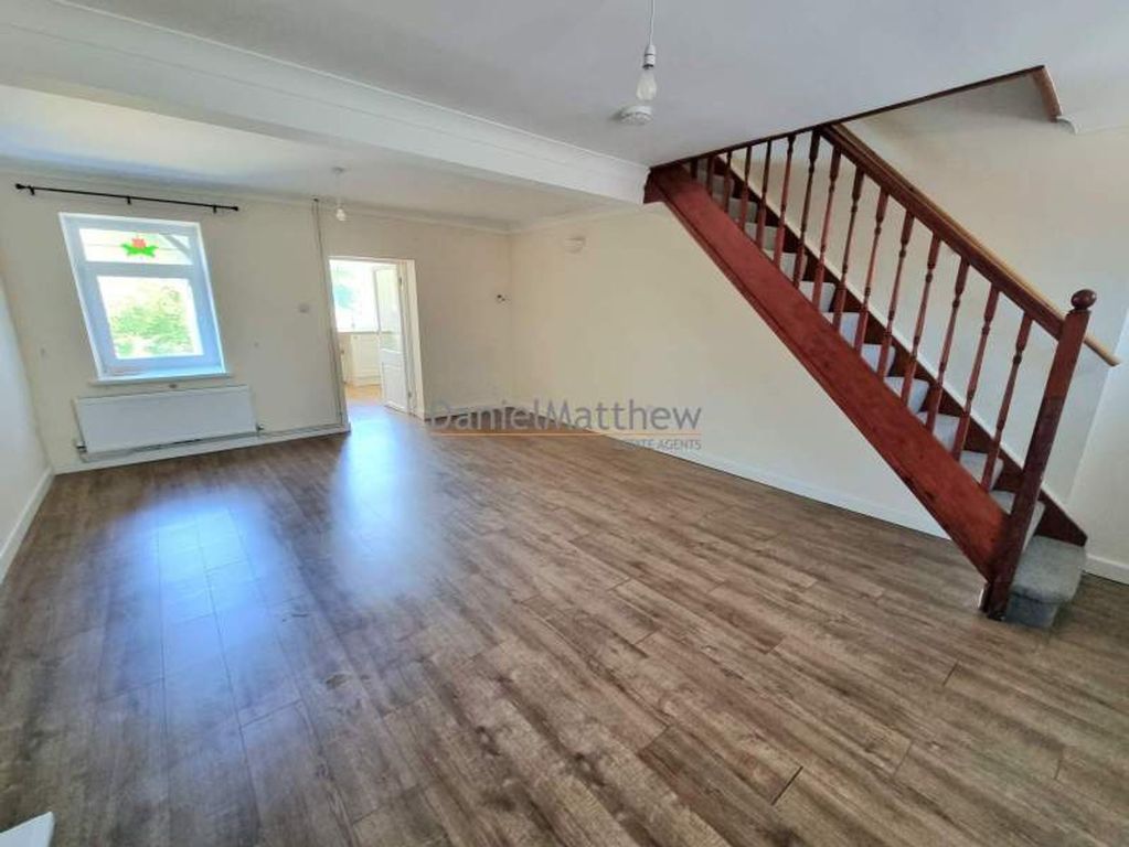 Property photo 3 of 19 Lounge/Diner