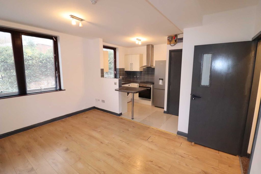 Property photo 2 of 4