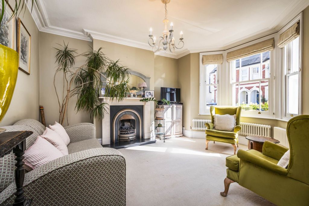 Property photo 2 of 17