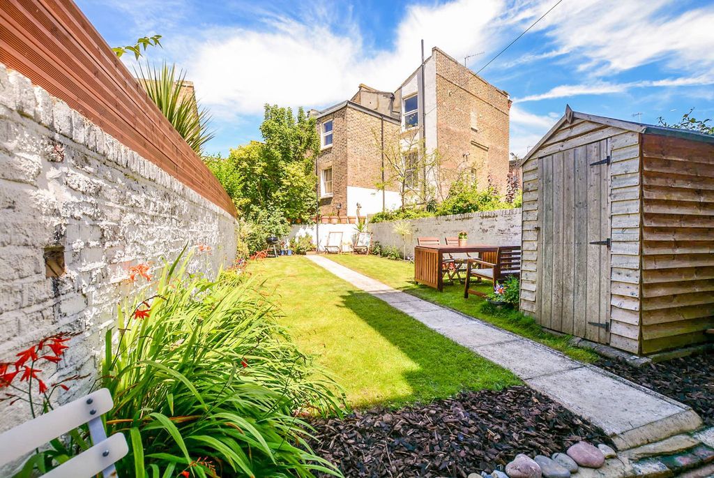 Property photo 2 of 11