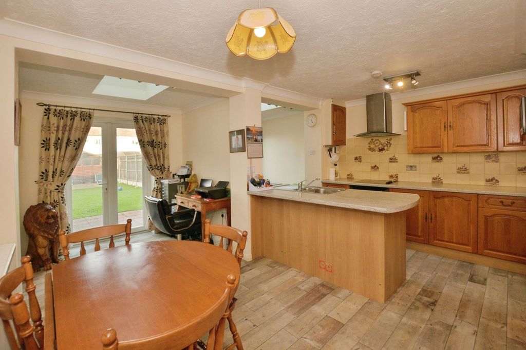 Property photo 3 of 16 Pbox-Img.Jpg