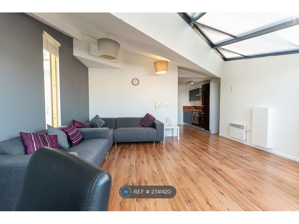 Property photo 2 of 13