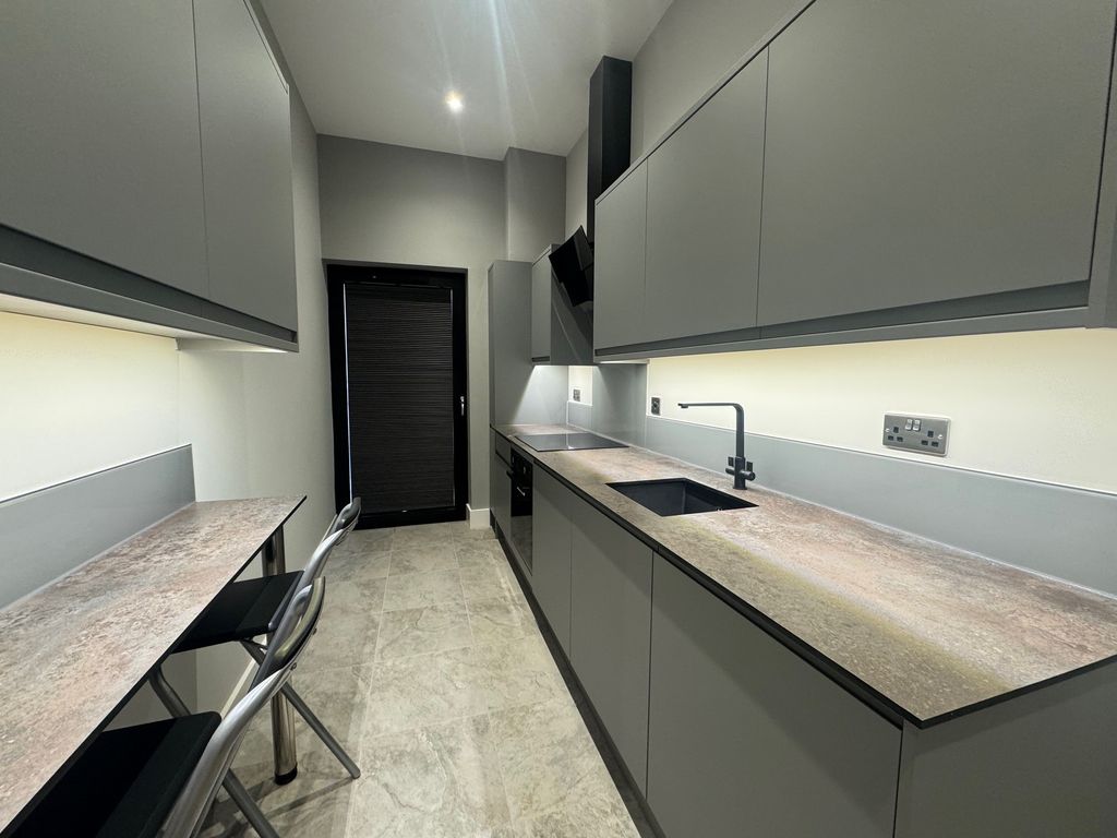 Property photo 2 of 11 Image