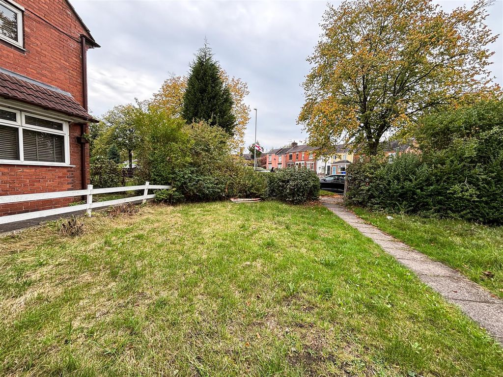 Property photo 2 of 23 20251002_143433991_Ios.Jpg