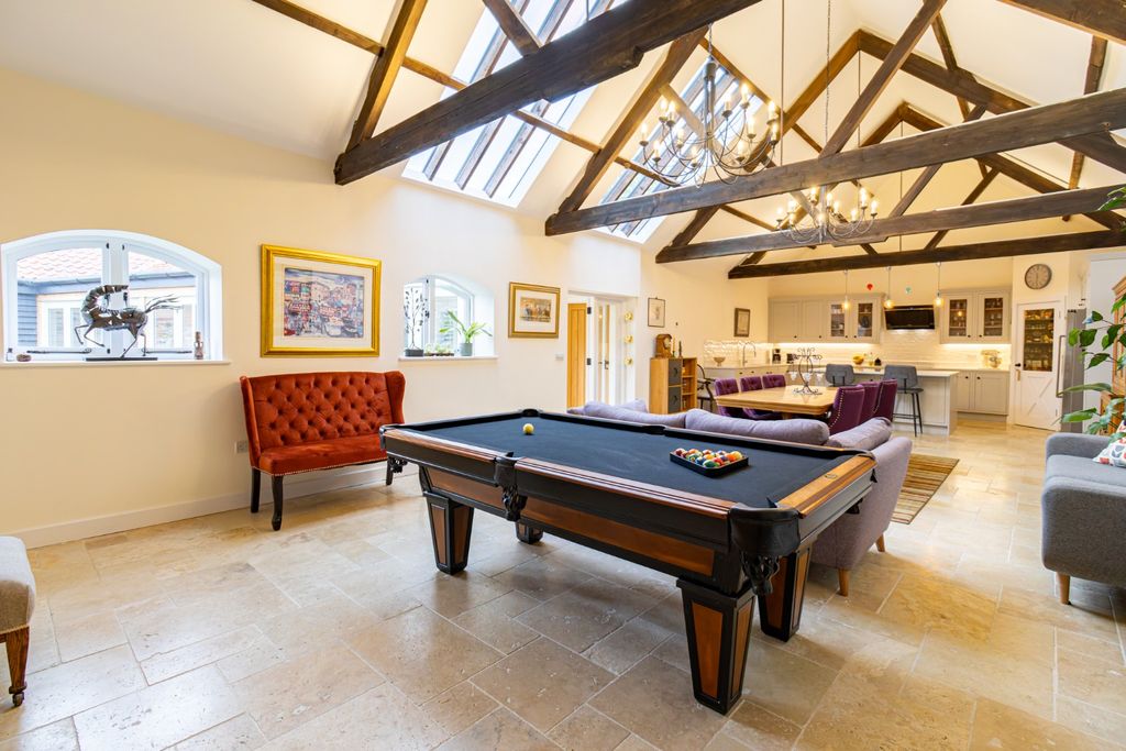 Property photo 3 of 40 4143337