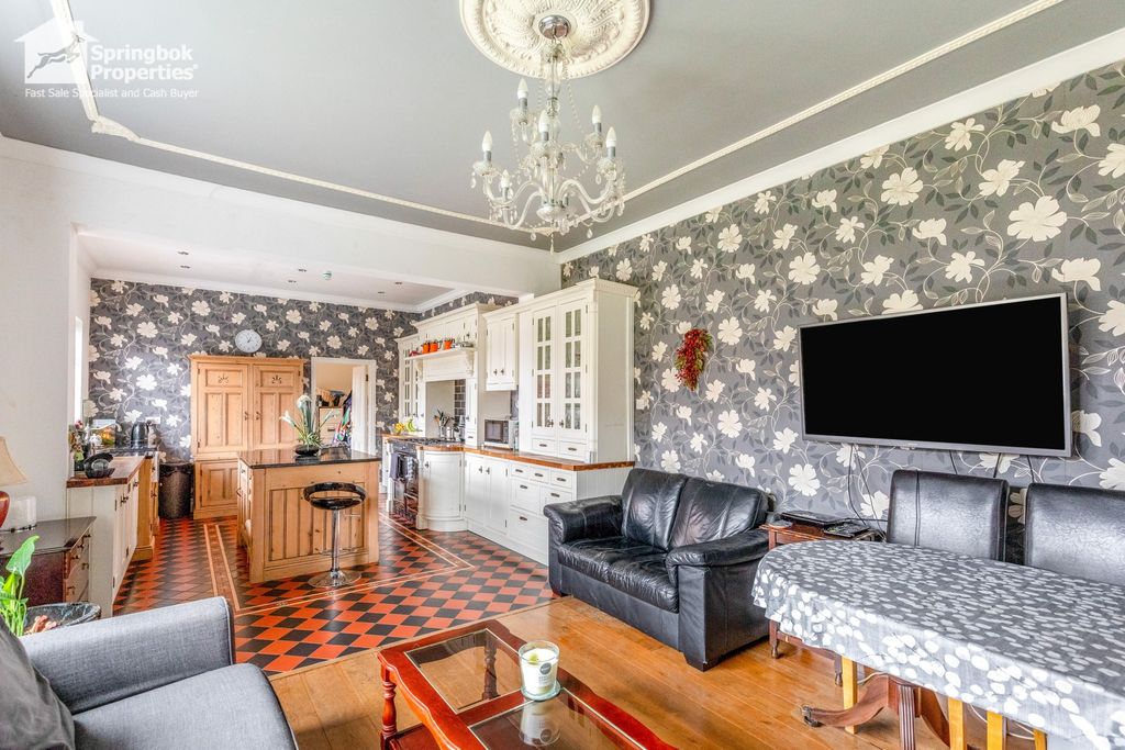 Property photo 3 of 23 Image 2