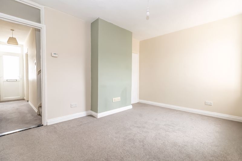 Property photo 3 of 16 .