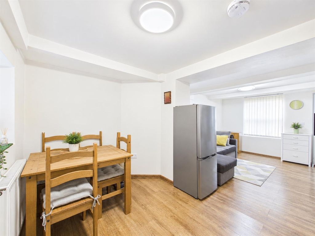 Property photo 3 of 11 Living/Dining Room