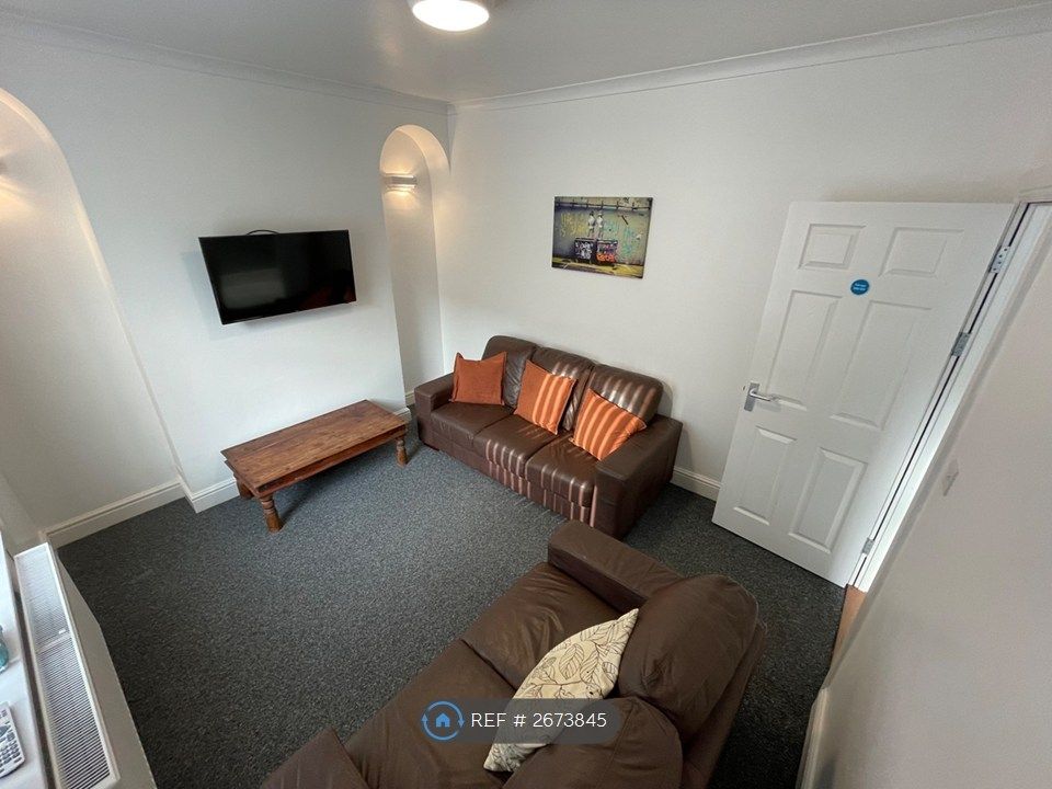 Property photo 2 of 23