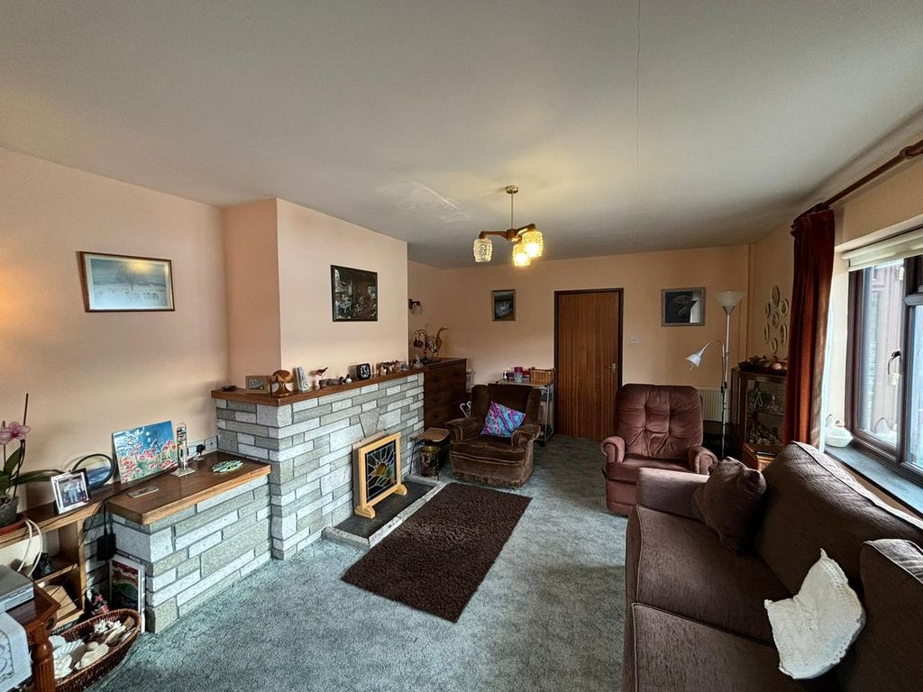 Property photo 3 of 21