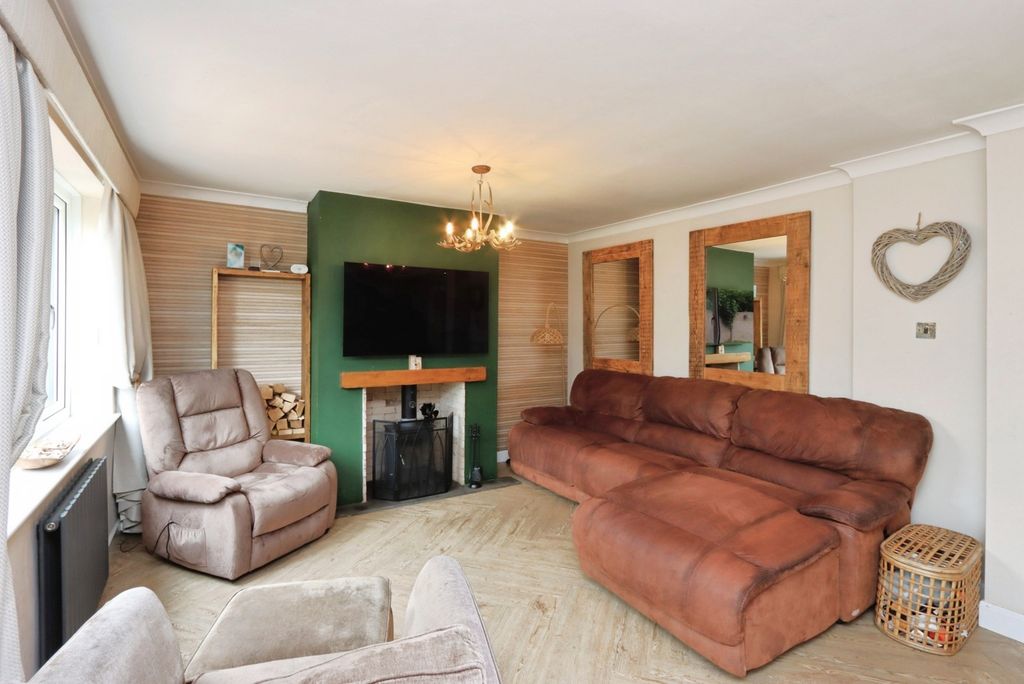 Property photo 3 of 18 Photo