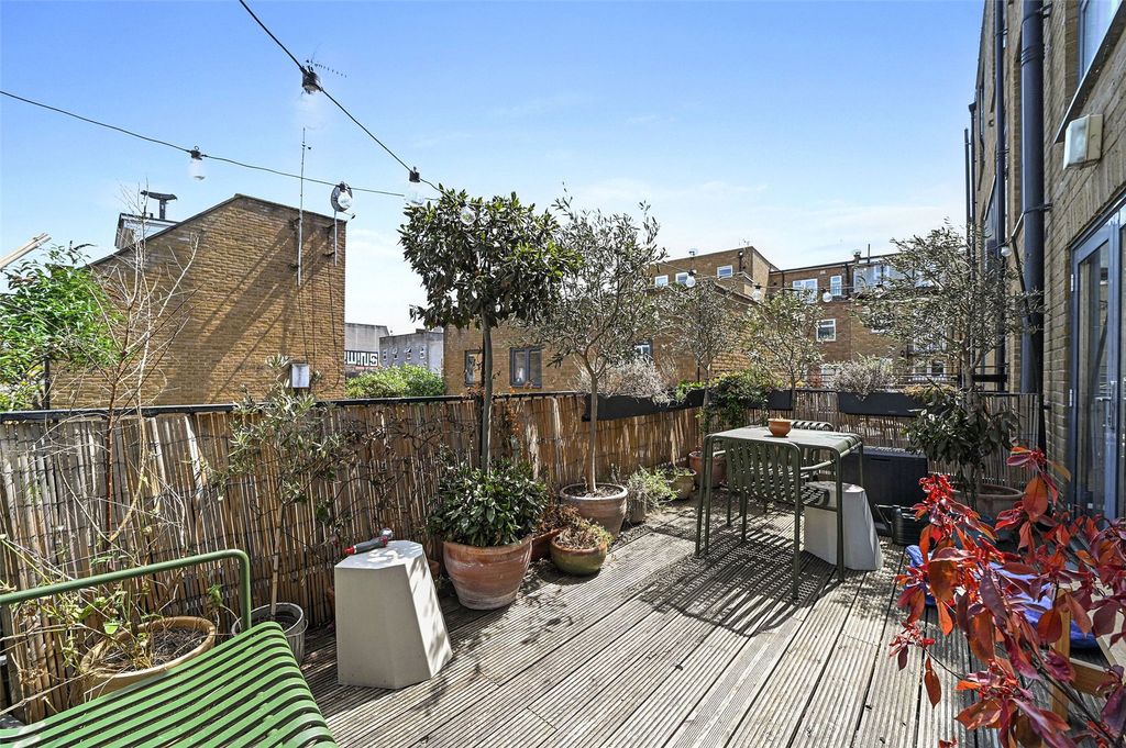 Property photo 2 of 14 Terrace