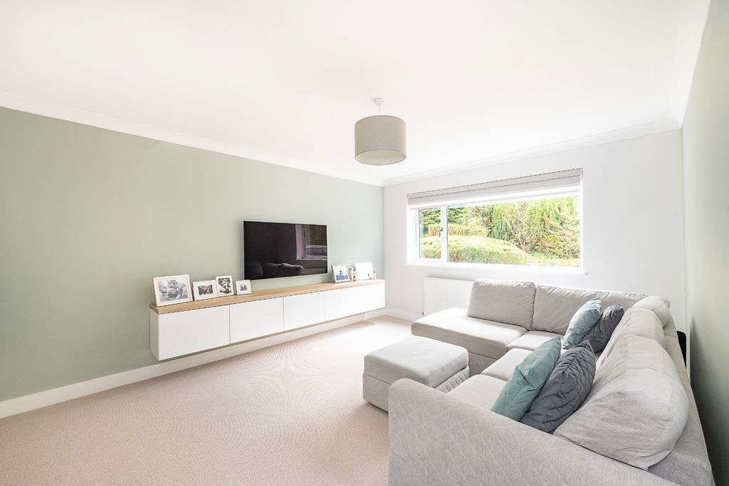 Property photo 2 of 27 4539002